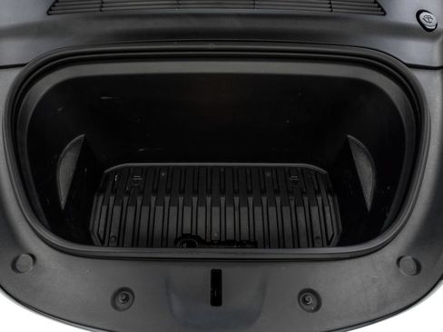 Used 2023 Tesla Model Y Long Range AWD/4WD image 44