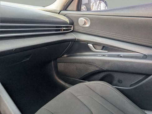 Used 2022 Hyundai Elantra SEL w/ Cargo Package FWD image 28