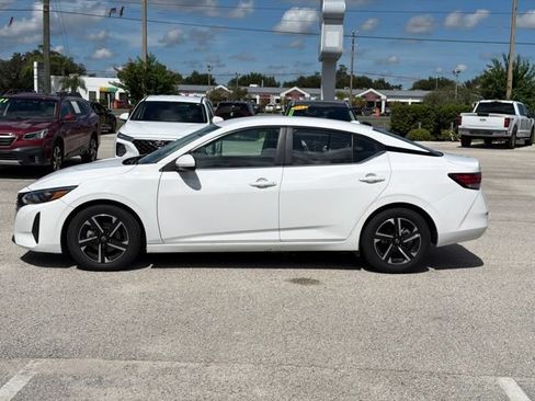 Used 2024 Nissan Sentra SV FWD image 2