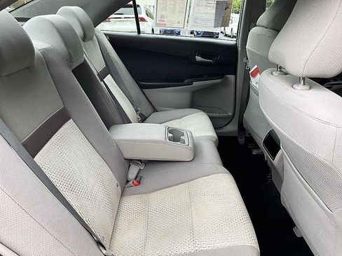 Used 2014 Toyota Camry FWD image 21