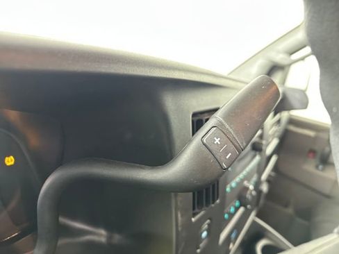 Used 2024 Chevrolet Express 2500 image 19