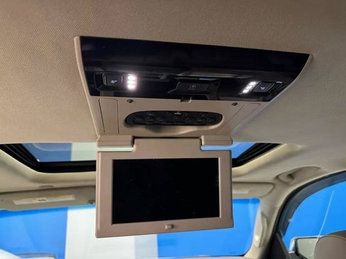 Used 2016 Chevrolet Suburban LTZ AWD/4WD image 18