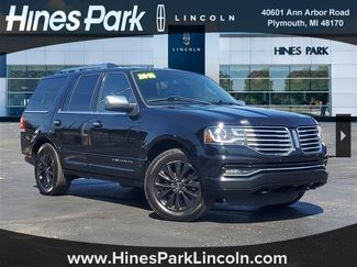 Used 2016 Lincoln Navigator Select image 1