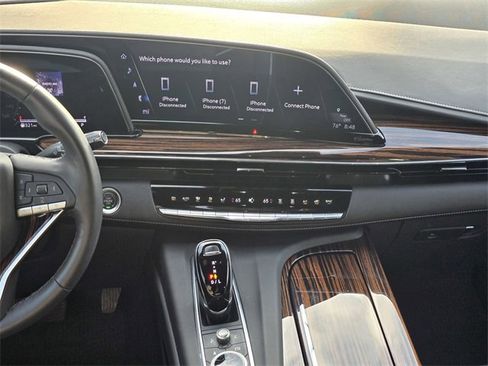 Used 2024 Cadillac Escalade Premium Luxury w/ Performance Package image 18