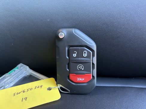 New 2025 Jeep Wrangler Unlimited Rubicon 392 image 28