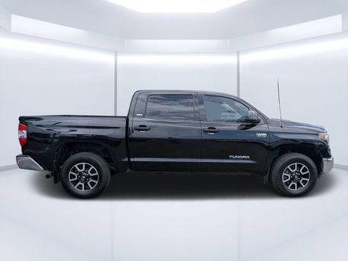 Used 2018 Toyota Tundra SR5 w/ SR5 Upgrade Package AWD/4WD image 2
