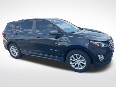 Used 2020 Chevrolet Equinox LS w/ LS Convenience Package FWD image 5