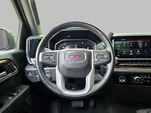 Used 2024 GMC Sierra 1500 SLE image 17