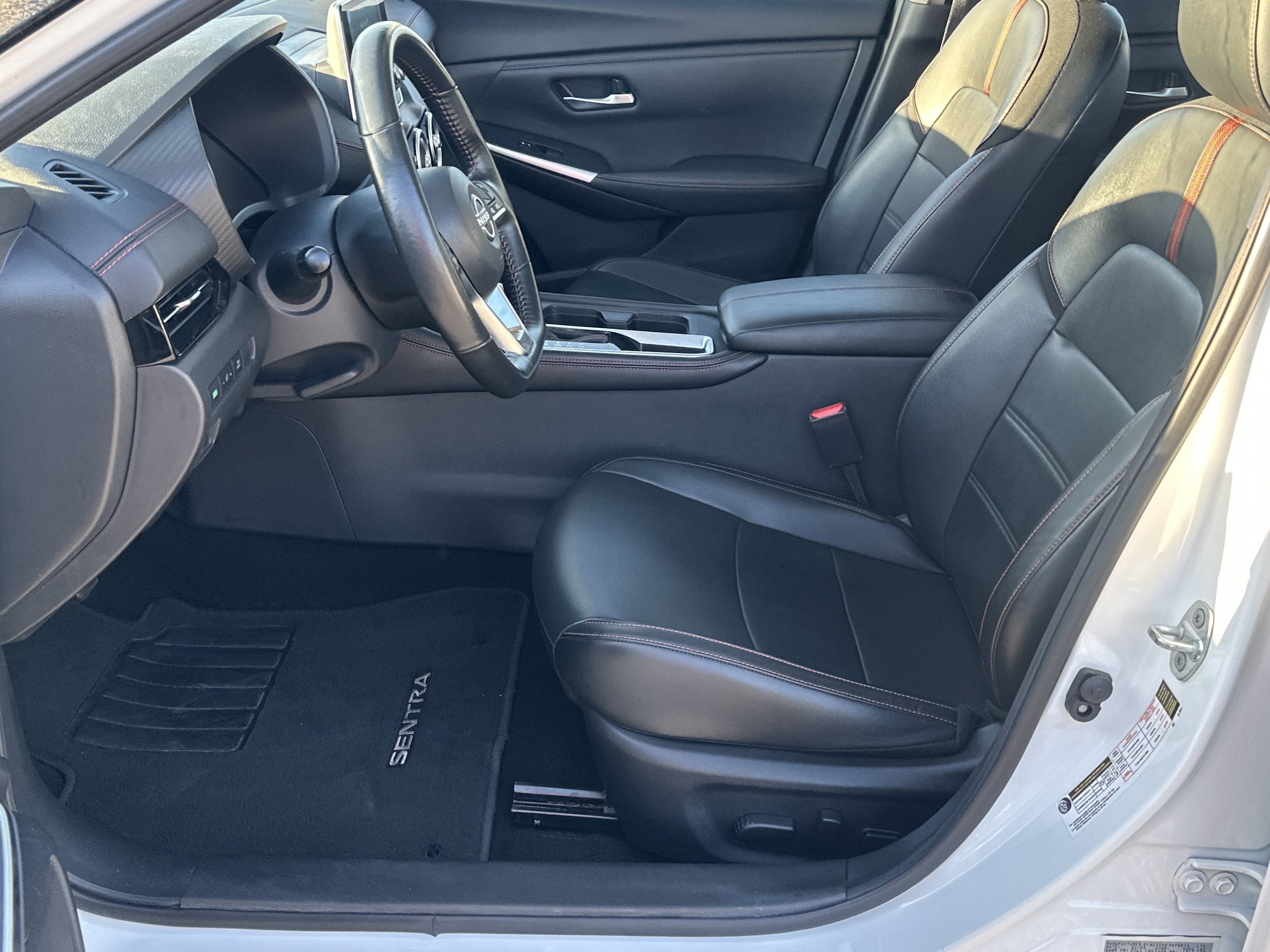 Used 2025 Nissan Sentra SR w/ SR Premium Package FWD image 9