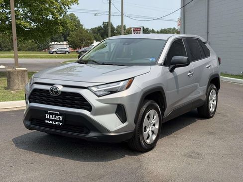 Used 2025 Toyota RAV4 LE AWD/4WD image 22