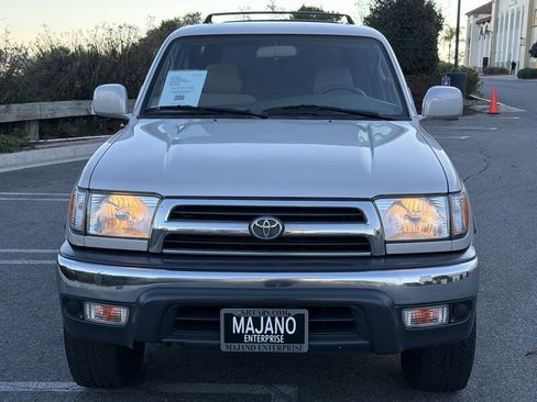 Used 2000 Toyota 4Runner SR5 image 11