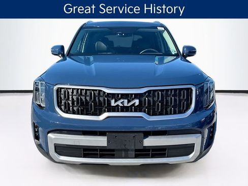Used 2023 Kia Telluride EX w/ EX Captain's Chair Package image 2