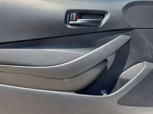 Certified 2025 Toyota Corolla LE FWD image 10