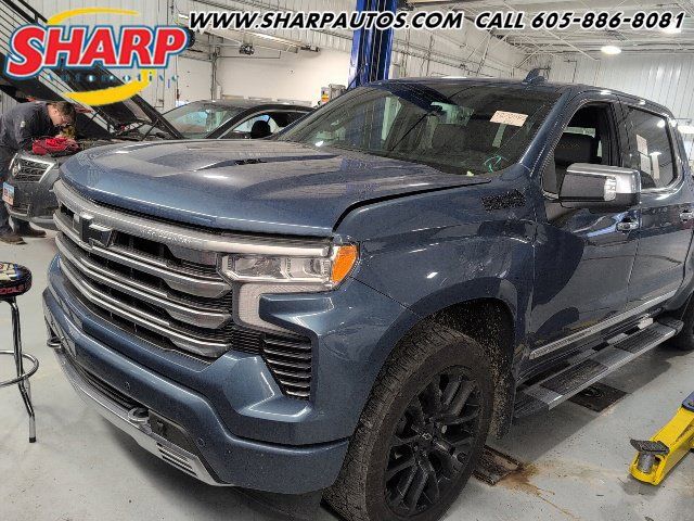 Used 2024 Chevrolet Silverado 1500 High Country w/ High Country Premium Package AWD/4WD image 1