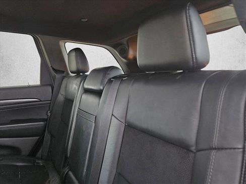 Used 2018 Jeep Grand Cherokee Altitude image 23