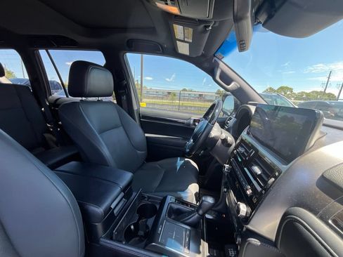 Used 2023 Lexus GX 460 Premium AWD/4WD image 7