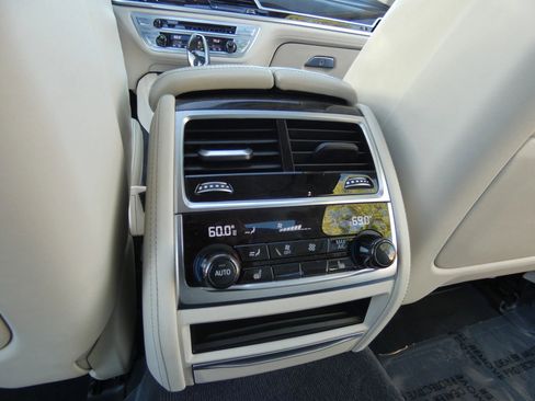 Used 2016 BMW 750i xDrive image 45