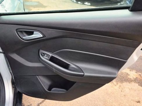 Used 2018 Ford Focus SE image 31