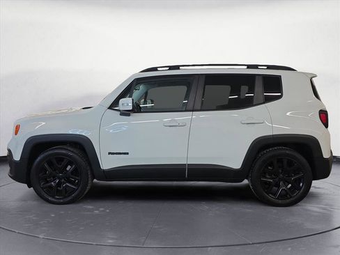 Used 2017 Jeep Renegade Altitude image 3