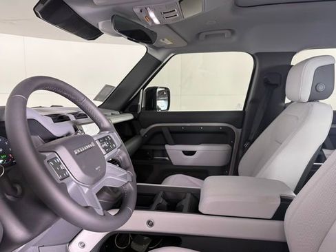 New 2026 Land Rover Defender 110 X-Dynamic SE AWD/4WD image 34