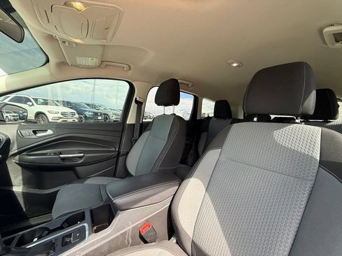 Used 2017 Ford Escape SE w/ SE Cold Weather Package FWD image 13
