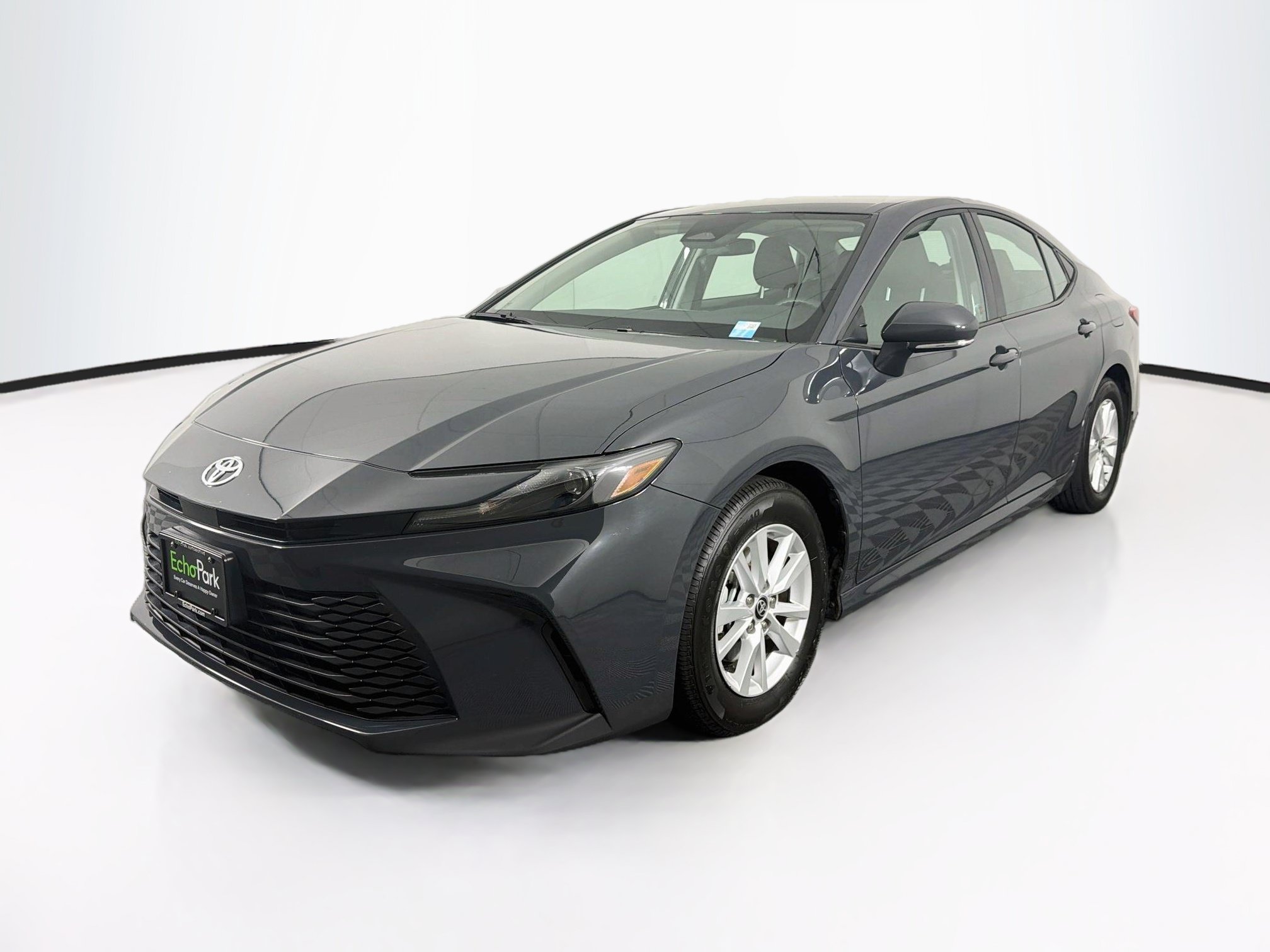 Used 2025 Toyota Camry LE FWD image 3
