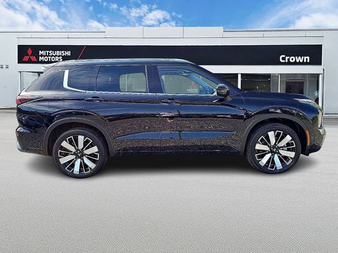 New 2025 Mitsubishi Outlander AWD image 3