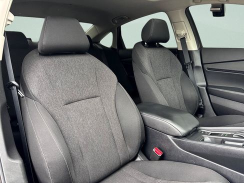 Certified 2025 Honda Accord SE image 33