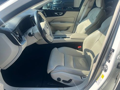 Used 2022 Volvo S60 B5 Inscription w/ Advanced Package FWD image 9