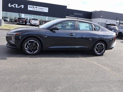 New 2025 Kia K4 EX image 4