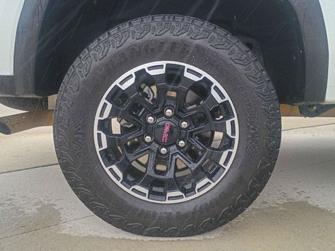 Used 2026 GMC Canyon AT4 w/ AT4 Premium Package AWD/4WD image 22