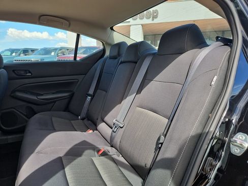 Used 2024 Nissan Altima 2.5 SV FWD image 19