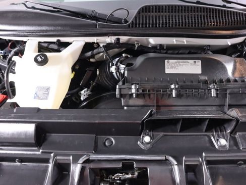 Used 2022 Chevrolet Express 3500 w/ Driver Convenience Package RWD image 31