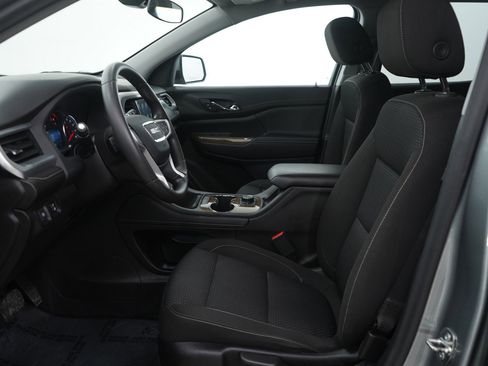 Used 2023 GMC Acadia SLE image 17