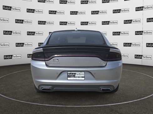 Used 2018 Dodge Charger R/T RWD image 5