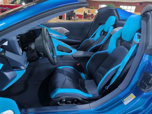 Used 2021 Chevrolet Corvette Stingray Premium Conv w/ Z51 Performance Package RWD image 11
