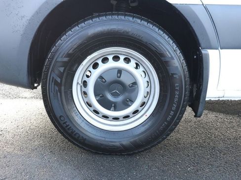 Used 2025 Mercedes-Benz Sprinter 2500 image 9