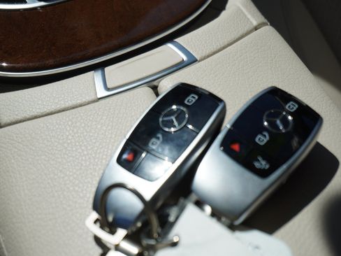 Used 2021 Mercedes-Benz E 350 Sedan image 17