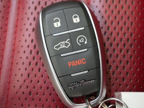 Used 2023 Alfa Romeo Stelvio Veloce AWD/4WD image 30
