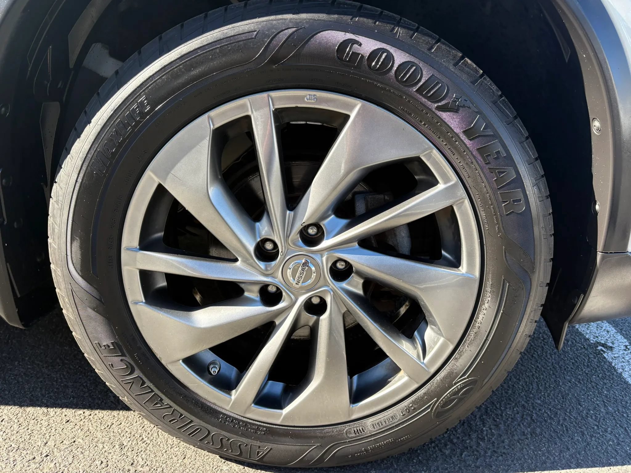 Used 2015 Nissan Rogue SL AWD/4WD image 28