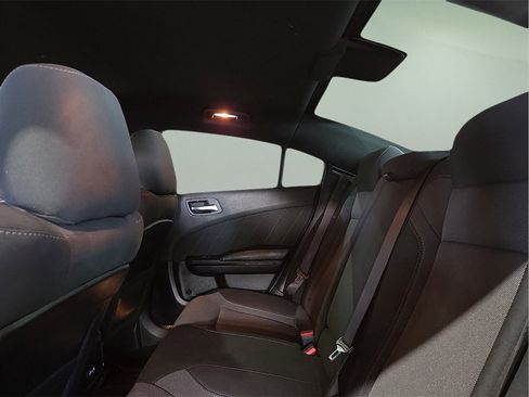 Used 2019 Dodge Charger SXT image 12