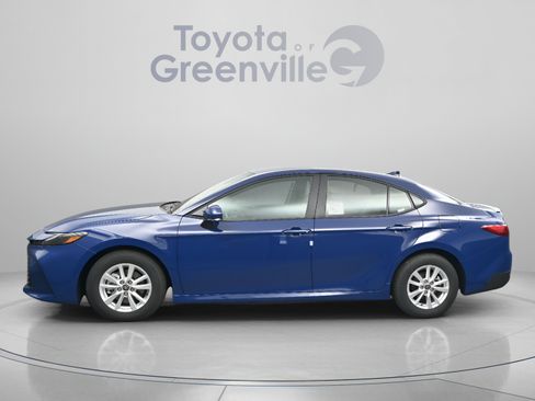Used 2025 Toyota Camry LE w/ Convenience Package FWD image 4