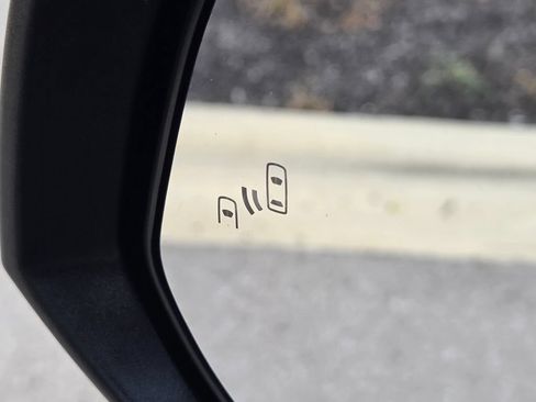 Used 2019 Toyota Highlander XLE AWD/4WD image 19
