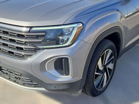 Used 2025 Volkswagen Atlas SE image 11