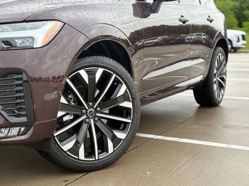 New 2026 Volvo XC60 B5 Ultra w/ Protection Package Premier image 10
