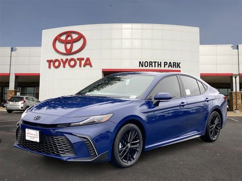 New 2026 Toyota Camry SE image 1