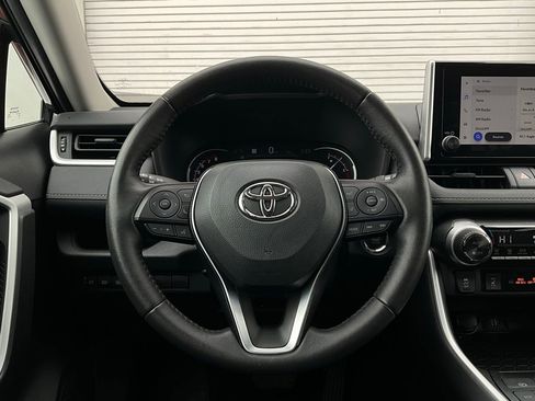 Used 2025 Toyota RAV4 XLE w/ Weather Package image 33