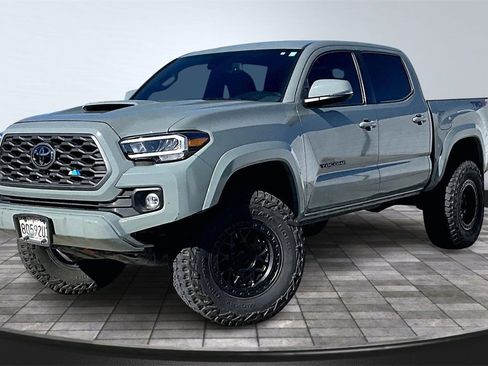 Used 2023 Toyota Tacoma TRD Off-Road image 13