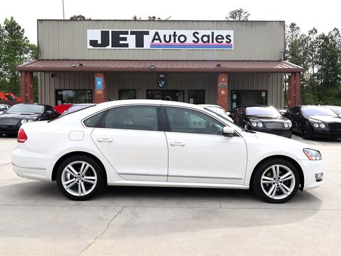 Used 2013 Volkswagen Passat TDI SE FWD image 6