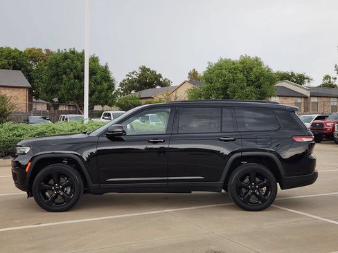 Used 2023 Jeep Grand Cherokee L Laredo AWD/4WD image 8